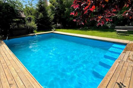 Дом с бассейном