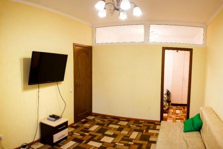 Двухкомнатная квартира с евроремонтом возле стадиона "Старт"