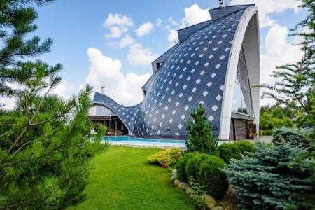 КОТТЕДЖ АКУЛА , БЕЗ КОМИССИИ. ПРЯМАЯ АРЕНДА. СНЯТЬ КОТТЕДЖ С БАССЕЙНОМ НИКОЛИНА ПОЛЯНА. 10 СПАЛЕН