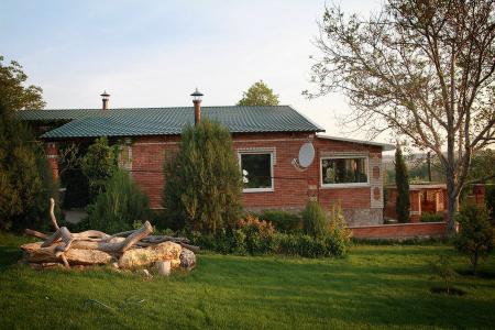 Сдаём свой хорошо отапливаемый дом посуточно для загородного отдыха, баня, мангал, большой двор.