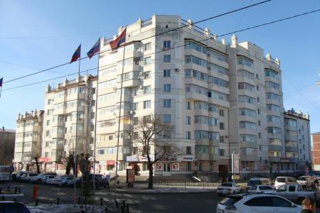 Двухкомнатная квартира возле автовокзала и центрального рынка