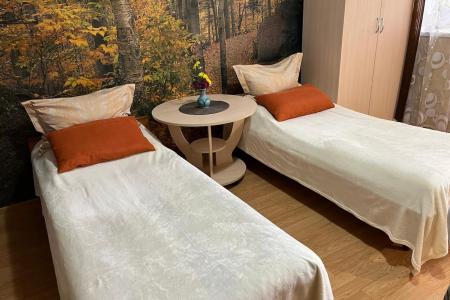 У Колоннады и Собора Кисловодска для 3 гостей посуточно квра