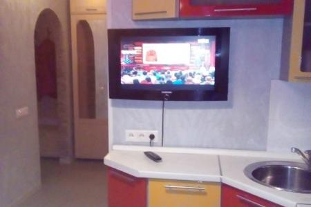 Двухкомнатная квартира рядом в ж/д вокзалом.