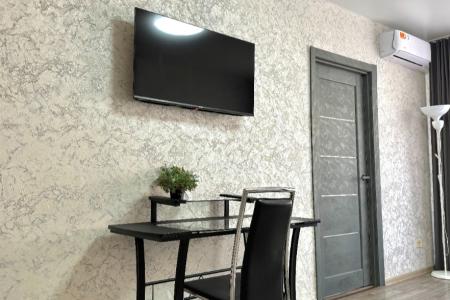 Отличная 2-комн. квартира рядом с ЦУМ и стадионом