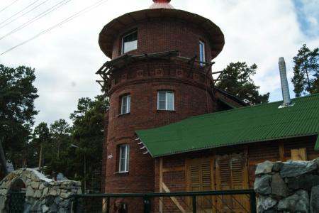 Коттедж "Башня" в п. Кудряши на сутки