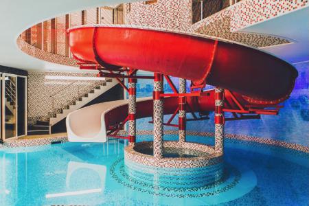 Дом с аквапарком