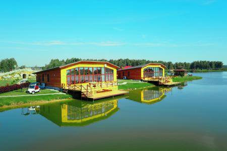 Коттедж Прованс на 8 человек 150 м² с панорамными окнами у воды