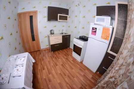 Двухкомнатная на Алексеева 5