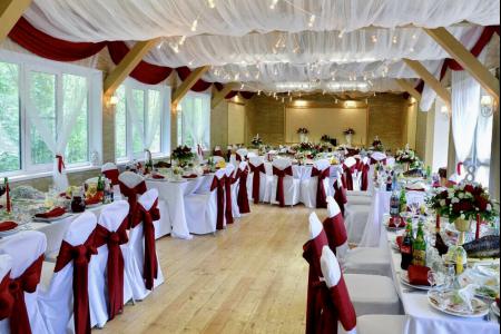 Банкетный зал «Веранда в лесу»