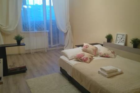 Свежая, солнечная, гостеприимная квартира на Парке Победы