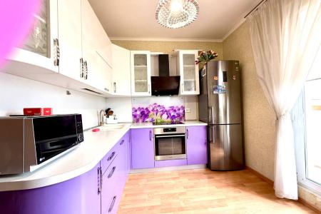 Уютная двухкомнатная квартира на Курыжова 19