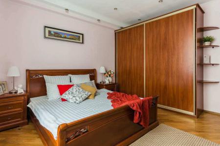 На часы и сутки Центр