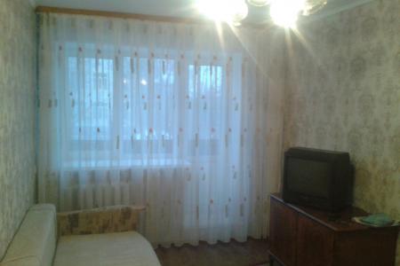 Трехкомнатная квартира возле Выставочного зала.