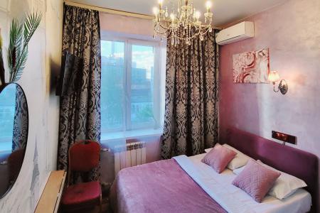 Студия на два гостя