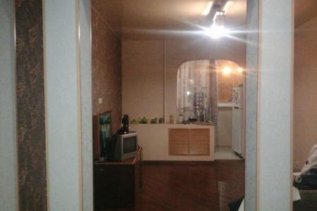 Двухкомнатная квартира, рядом много магазинов, церковь, парк