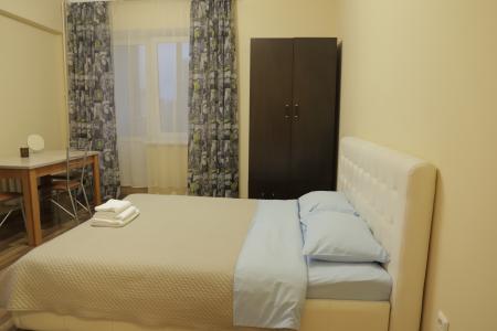 Диагностический центр через дорогу.