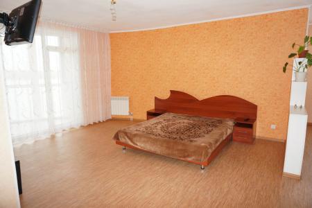 Однушка возле ТРЦ Планета