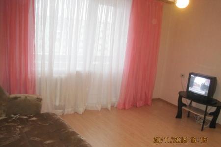 Без посредников однокомнатная квартира в хорошем состоянии.