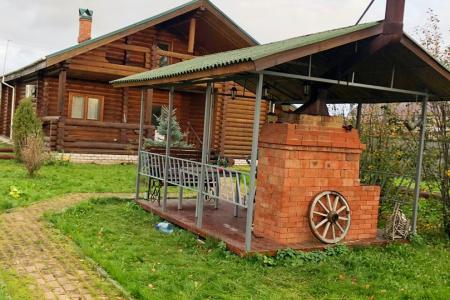Коттедж 190 кв.м. с баней и беседкой, вдали городской суеты