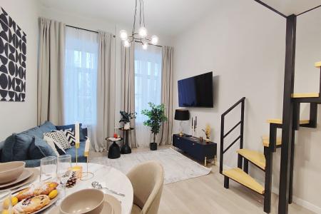 Дизайнерская квартира-студия в историческом центре Москвы