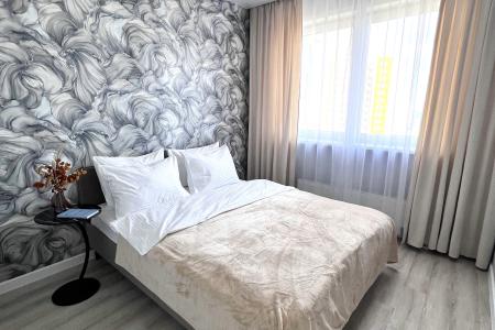 Современная двухкомнатная квартира в новом доме на сутки рядом с областной больницей.