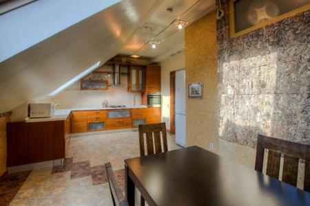 Двухкомнатная квартира с отличным ремонтом на Варейкеса, 69