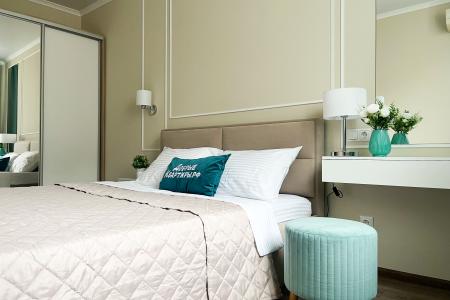 Очapовaтельнaя однокомнатная квaртиpа с пaнорамнoй лoджией