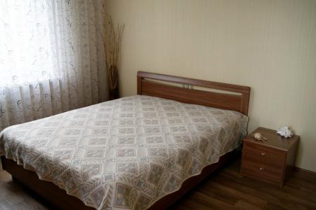 Однокомнатная с евро ремонтом в центре.