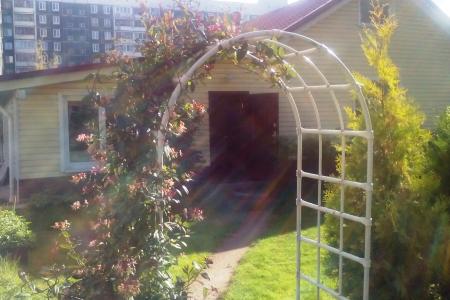 Уютный дом на природе в черте города