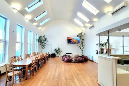 Сдается в посуточную аренду оригинальный 2х этажный дом с мансардой