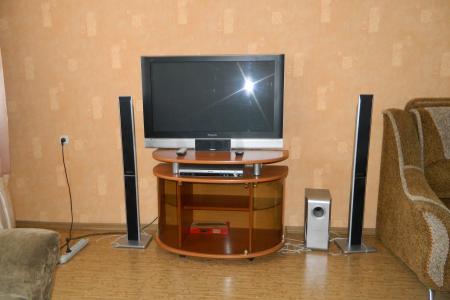 Отличный ремонт,хорошая мебель и бытовая техника.Чисто.Отчётные документ.Интернет.Возле автовокзала.