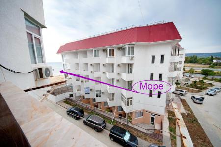 Сдам однокомнатную квартиру на самом берегу моря в Феодосии.