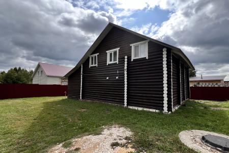 Дом с баней и бассейном