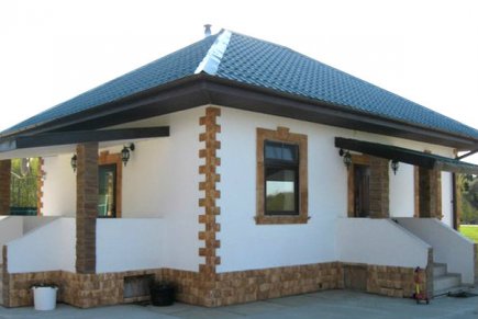 Дача в сосновом лесу на берегу реки