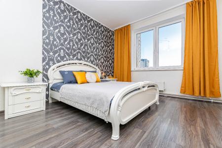 Двухкомнатная квартира у Планеты