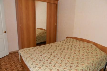 Однокомнатная квартира в спальном районе города.