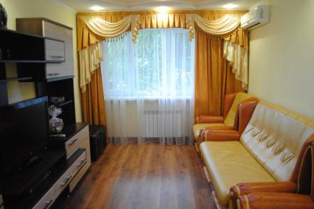 1 комнатная квартир ул Гарнаева д 65