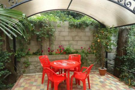 Ялта ул. Чехова Люкс на 4 человека двор мангал до Набережной 100 метров