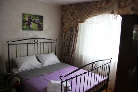 Трехкомнатная квартира рядом с Микрохирургией глаза