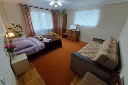 Уютная однокомнатная квартира с видом на горный парк.
