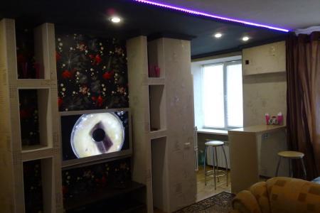 Комфортная квартира-студия для командированных и гостей города на Западной поляне, WI-FI!