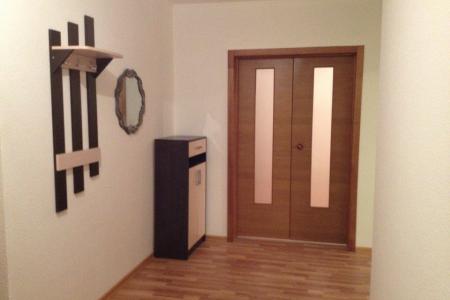 Двухкомнатная с хорошим ремонтом возле "Ратибора"