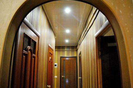 Сдам квартиру после ремонта посуточно 3-к квартира 75 м² на 1 этаже 2-этажного кирпичного дома