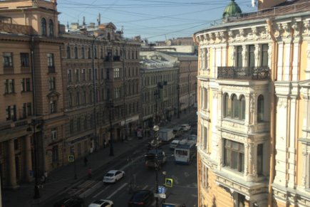 Апартаменты в центре Санкт-Петербурга с видом на Невский проспект