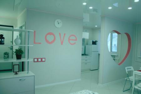 "Love" - для суперменов и их подруг