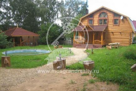 Коттедж на Дмитровском шоссе для компании до 15 человек в сосновом бору.