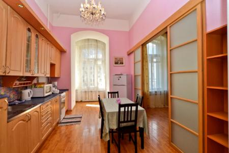 прекрасная 2к.кв Марата д. 4
