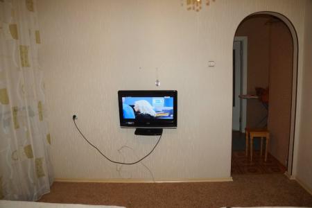 Двухкомнатная квартира рядом с головным офисом Лукойла