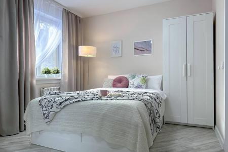 ПРОСТОРНАЯ СВЕТЛАЯ КВАРТИРА КОМФОРТ КЛАССА С ВИДОМ НА ЛЕС В ЦЕНТРЕ АКАДЕМГОРОДКА РЯДОМ С НГУ.