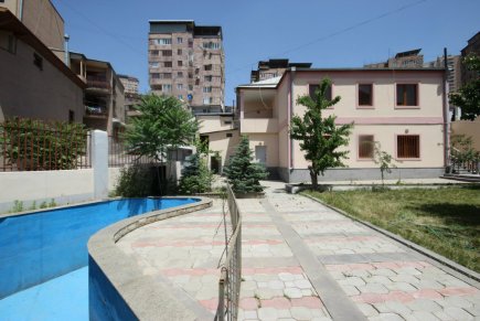 2 ЭТАЖНЫЙ ШИКАРНИЙ ОСОБНЯК С БАССЕЙНОМ И С САДОМ